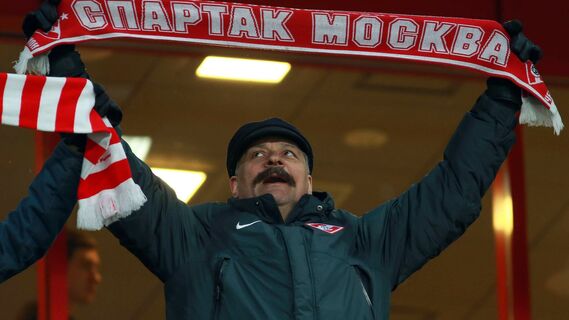 Знаменитые болельщики футбольных команд: от Сергея Шнурова до Елизаветы II