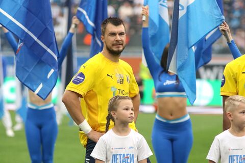 Комличенко перешел в «Локомотив» и подписал контракт на три года