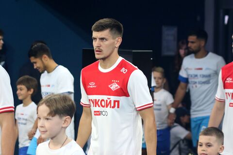 Полузащитник «Спартака» Хлусевич не хочет уходить из клуба из-за зарплаты