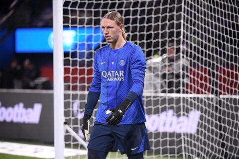В «ПСЖ» недовольны словами Сафонова о недостатке игрового времени
