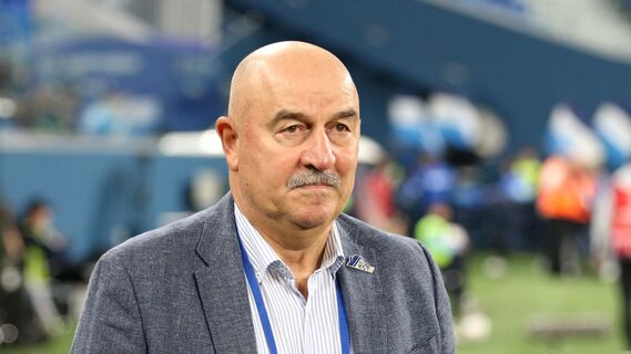 Гурцкая заявил, что Черчесов чудом остался в «Ахмате» ещё на неделю — у клуба две победы за восемь туров