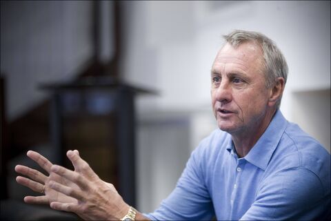 За какие клубы играл Кройф: карьеру он завершил назло родному "Аяксу"