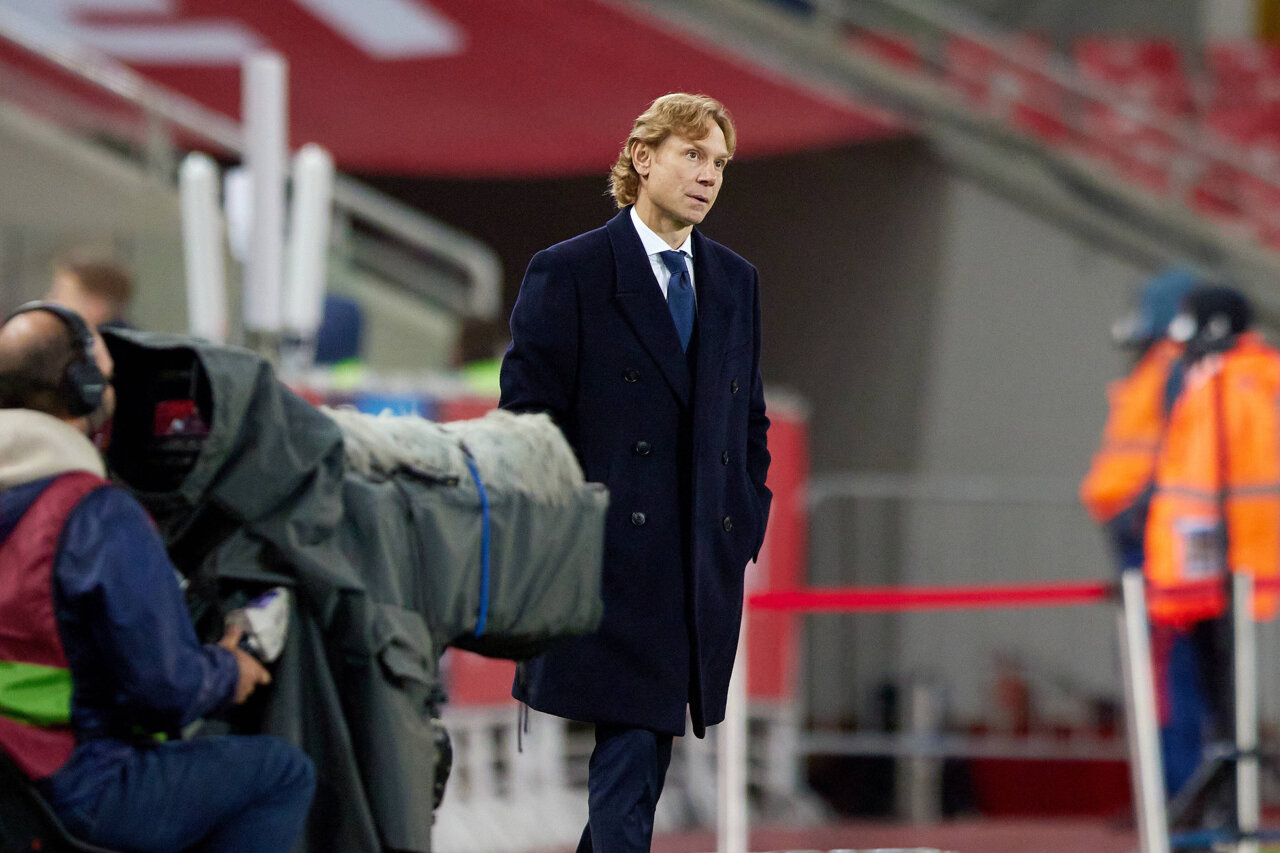 Валерий Карпин