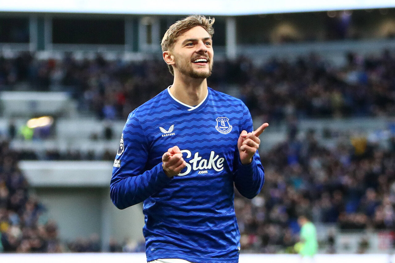 Кирнан Дьюсбери-Холл