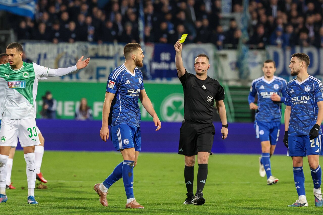 Вторая желтая карточка