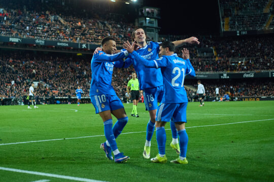 Французское дерби, битва «Галатасарая» и «Ювентуса» и встреча Моуриньо с бывшими: превью нокаут-раунда 17 февраля