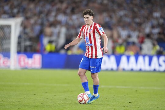 Альварес, Бастони – на вход, Араухо и Левандовски – на выход: революция в «Барселоне»